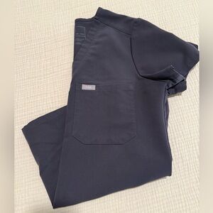 FIGS Women’s XXS Charcoal Catarina Scrub Top